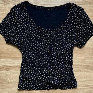 Black and white floral print short sleeve top